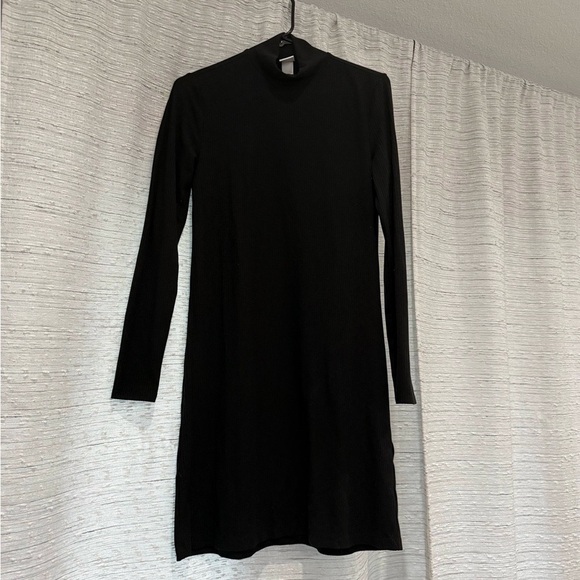 H&M Black Long Sleeve Ribbed Dress - Picture 1 of 7